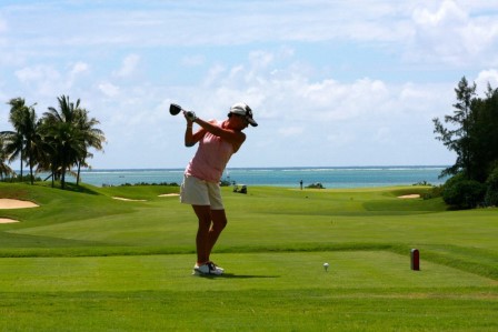Голф: на острова има няколко много добри школи за голф, които ще задоволят всеки желаещ – от тези, които хващат стика за първи път, до напредналите играчи.