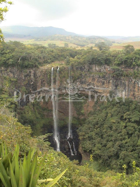 Водопадите Шамарел (Chamarel)